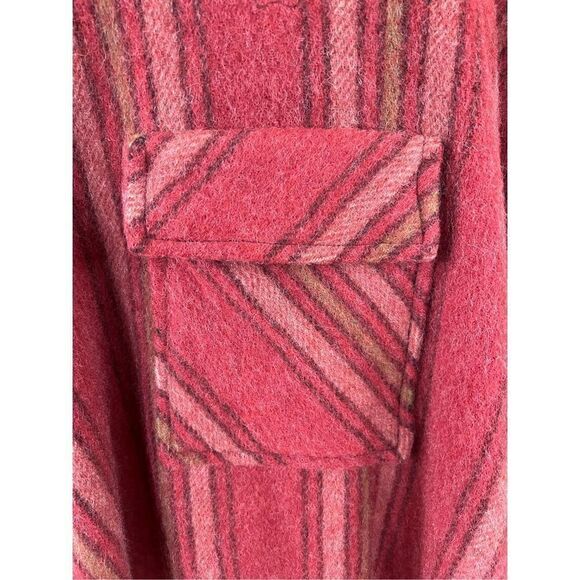 Red Wool Cape - Picture 2 of 8